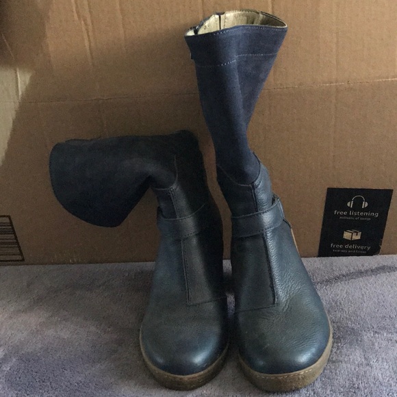Mid Calf Navy boot with heel. Almost new! - Picture 2 of 3